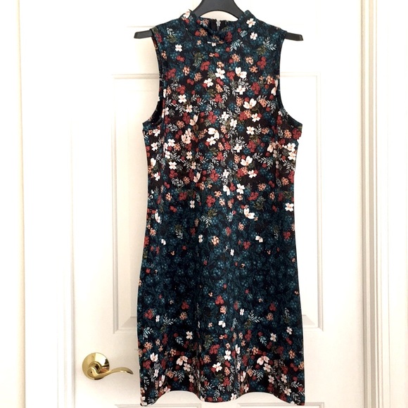 BCBGeneration Dresses & Skirts - BCBGeneration Women’s Dress Black Floral Colorful Sleeveless Back zipper NWT